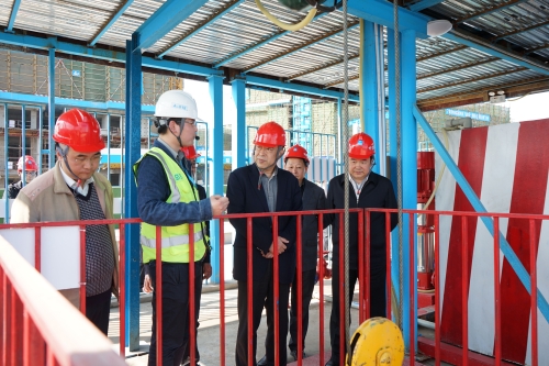 重慶市環保局局長辛世杰視察建筑工地揚塵污染防治
